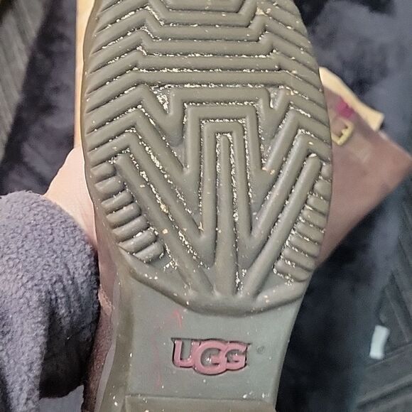 UGG THOMSEN STOUT WATER AND SNOW RESISTANT LEATHER BOOTS, SZ 8 - Picture 4 of 12